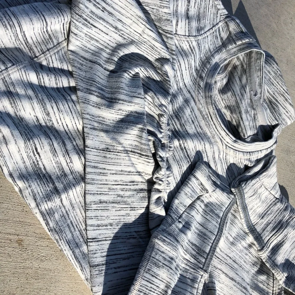 Super rare! Lululemon Runderful Space dye Silver‎
